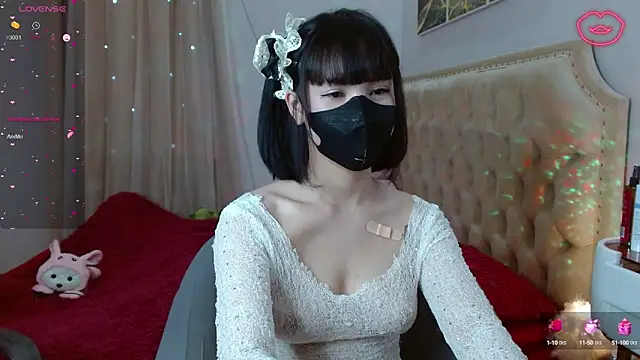 Snapshot of Ly____ chatting on 12-19-24, 07:18 Ly online show from 12-19-24, 07:18