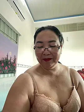Snapshot of NDith chatting on 03-03-25, 12:48 NDith online show from 03-03-25, 12:48