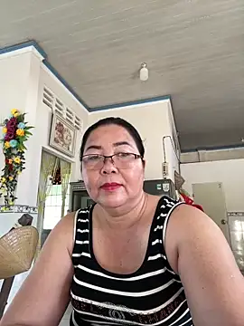 Snapshot of NDith chatting on 03-04-25, 12:07 NDith online show from 03-04-25, 12:07