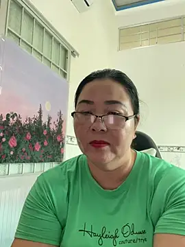 Snapshot of NDith chatting on 03-04-25, 03:33 NDith online show from 03-04-25, 03:33