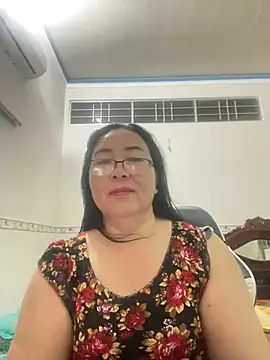 Snapshot of NDith chatting on 03-04-25, 10:27 NDith online show from 03-04-25, 10:27