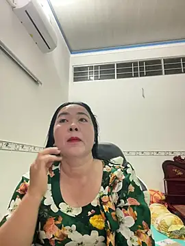 Snapshot of NDith chatting on 03-05-25, 09:48 NDith online show from 03-05-25, 09:48