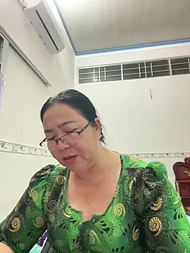 Snapshot of NDith chatting on 03-12-25, 12:57 NDith online show from 03-12-25, 12:57