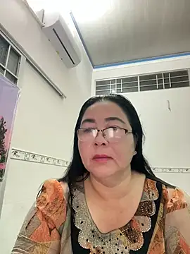 Snapshot of NDith chatting on 03-12-25, 10:28 NDith online show from 03-12-25, 10:28