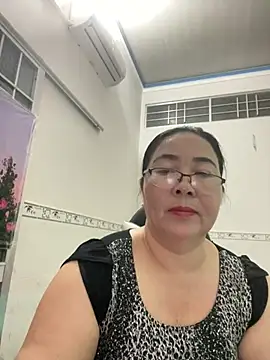 Snapshot of NDith chatting on 03-16-25, 11:49 NDith online show from 03-16-25, 11:49