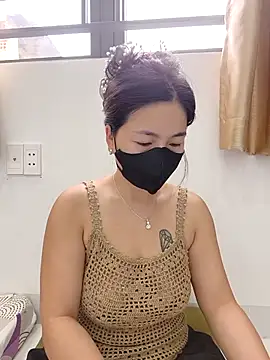 lyna bl online show from 11-18-25, 01:11