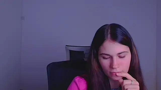 Snapshot of Loon_Amore chatting on 12-04-24, 07:12 Loon Amore online show from 12-04-24, 07:12