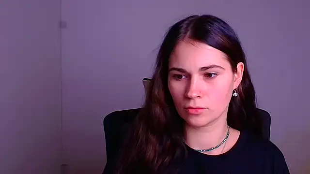 Snapshot of Loon_Amore chatting on 12-19-24, 11:57 Loon Amore online show from 12-19-24, 11:57