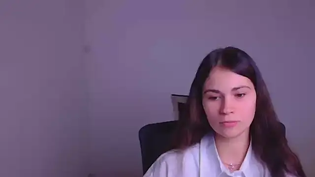 Snapshot of Loon_Amore chatting on 12-28-24, 07:01 Loon Amore online show from 12-28-24, 07:01