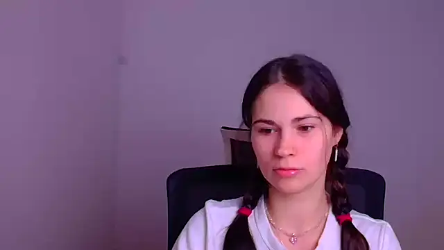 Snapshot of Loon_Amore chatting on 01-09-25, 07:18 Loon Amore online show from 01-09-25, 07:18