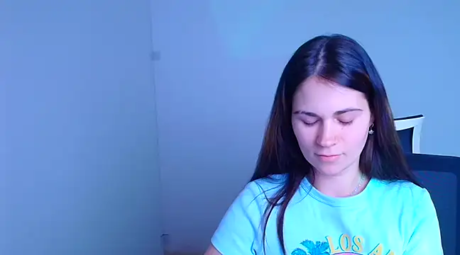 Snapshot of Loon_Amore chatting on 02-08-25, 07:49 Loon Amore online show from 02-08-25, 07:49