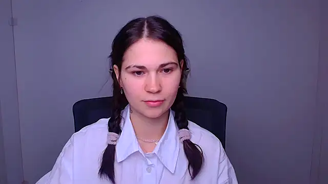 Snapshot of Loon_Amore chatting on 02-09-25, 08:02 Loon Amore online show from 02-09-25, 08:02