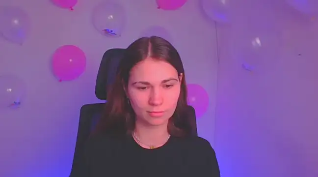 Snapshot of Loon_Amore chatting on 02-13-25, 08:13 Loon Amore online show from 02-13-25, 08:13