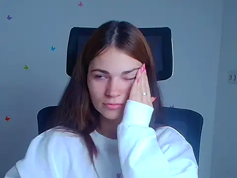 Snapshot of Loon_Amore chatting on 11-12-25, 06:58 Loon Amore online show from 11-12-25, 06:58