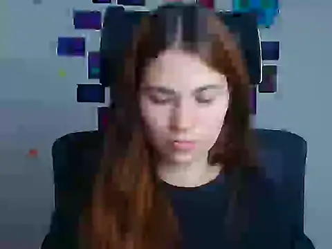 Snapshot of Loon_Amore chatting on 11-24-25, 06:35 Loon Amore online show from 11-24-25, 06:35