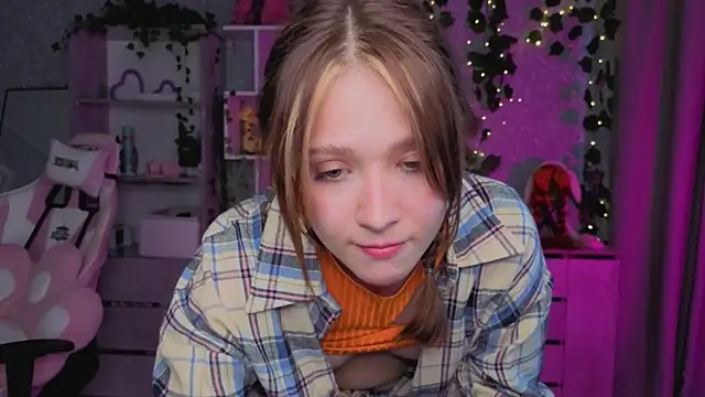Snapshot of luna_cross chatting on 04-11-26, 07:45 luna cross online show from 04-11-26, 07:45
