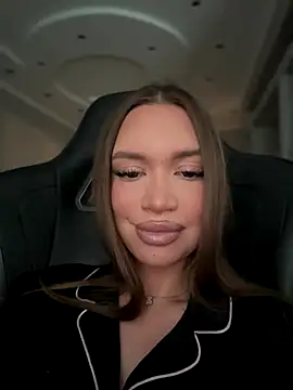 Snapshot of bunnyrich chatting on 12-05-25, 09:18 bunnyrich online show from 12-05-25, 09:18