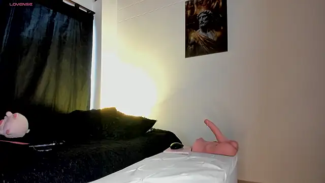 Nina Fuentes online show from 11-12-25, 10:09