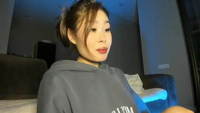 Yukisans online show from 02-21-25, 01:44