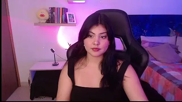 Snapshot of SusyAlvarez chatting on 11-19-25, 01:16 SusyAlvarez online show from 11-19-25, 01:16