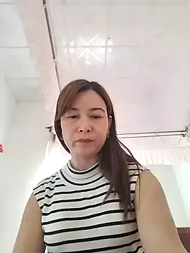 Snapshot of Sexy-ladyboobs20 chatting on 12-26-24, 05:04 Sexy-ladyboobs20 online show from 12-26-24, 05:04