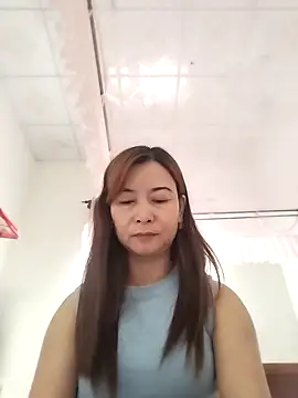 Snapshot of Sexy-ladyboobs20 chatting on 12-27-24, 01:00 Sexy-ladyboobs20 online show from 12-27-24, 01:00