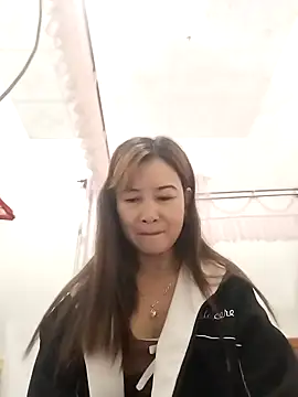 Snapshot of Sexy-ladyboobs20 chatting on 12-28-24, 10:34 Sexy-ladyboobs20 online show from 12-28-24, 10:34