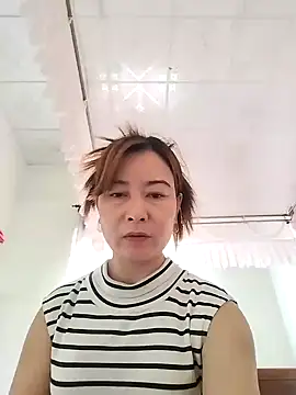 Snapshot of Sexy-ladyboobs20 chatting on 01-01-25, 05:11 Sexy-ladyboobs20 online show from 01-01-25, 05:11