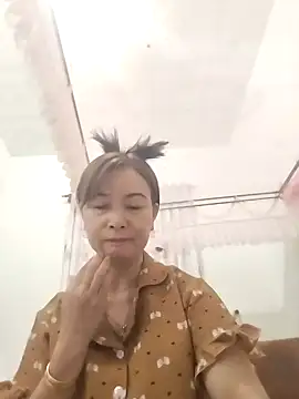 Snapshot of Sexy-ladyboobs20 chatting on 01-18-25, 12:15 Sexy-ladyboobs20 online show from 01-18-25, 12:15