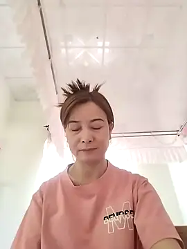 Snapshot of Sexy-ladyboobs20 chatting on 01-24-25, 06:03 Sexy-ladyboobs20 online show from 01-24-25, 06:03