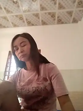 Snapshot of Sexy-ladyboobs20 chatting on 03-06-25, 06:08 Sexy-ladyboobs20 online show from 03-06-25, 06:08