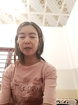 Snapshot of Sexy-ladyboobs20 chatting on 10-31-25, 01:39 Sexy-ladyboobs20 online show from 10-31-25, 01:39