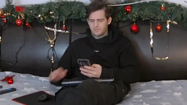 Snapshot of CarterCole chatting on 12-27-24, 08:02 CarterCole online show from 12-27-24, 08:02