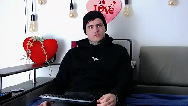 Snapshot of CarterCole chatting on 02-14-25, 07:49 CarterCole online show from 02-14-25, 07:49