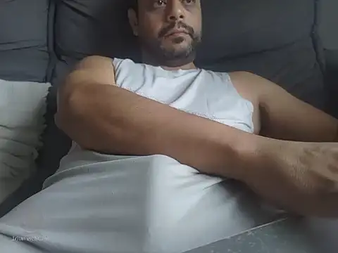 Snapshot of HornyBeachBoyBR chatting on 09-22-25, 01:13 HornyBeachBoyBR online show from 09-22-25, 01:13