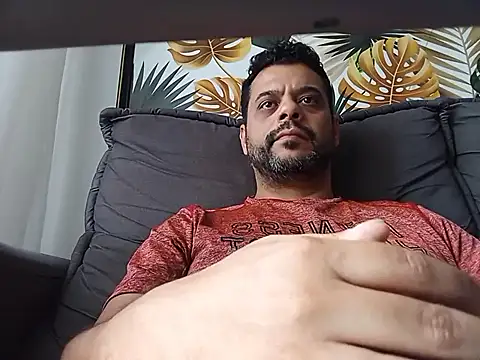 Snapshot of HornyBeachBoyBR chatting on 11-08-25, 01:55 HornyBeachBoyBR online show from 11-08-25, 01:55