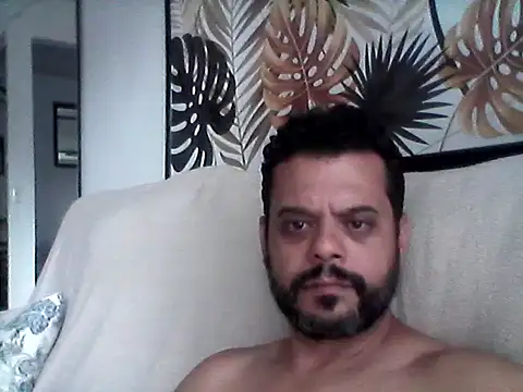 Snapshot of HornyBeachBoyBR chatting on 03-05-26, 01:40 HornyBeachBoyBR online show from 03-05-26, 01:40