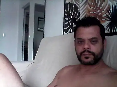 Snapshot of HornyBeachBoyBR chatting on 03-06-26, 01:18 HornyBeachBoyBR online show from 03-06-26, 01:18