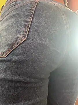 izanmiller2001 online show from 09-22-25, 05:48