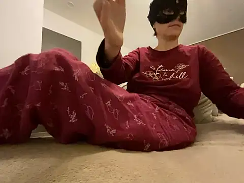 Marilou1983 online show from 01-07-25, 09:46