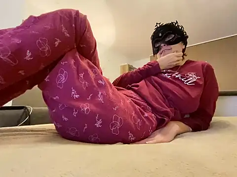 Marilou1983 online show from 01-10-25, 09:31