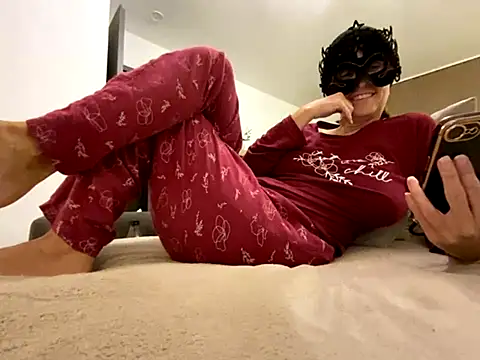 Snapshot of Marilou1983 chatting on 11-10-25, 04:28 Marilou1983 online show from 11-10-25, 04:28