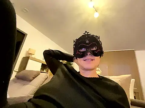 Marilou1983 online show from 01-19-26, 04:33