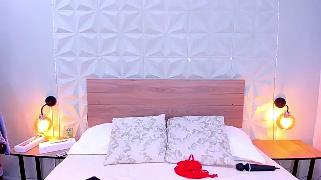 Stacey white  online show from 09-26-25, 08:13