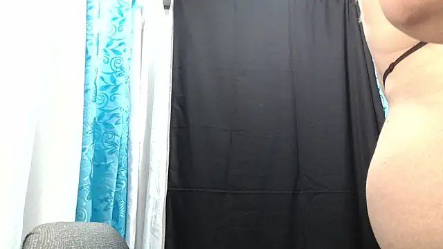 Snapshot of mia_donatto369 chatting on 02-27-25, 12:10 mia donatto369 online show from 02-27-25, 12:10