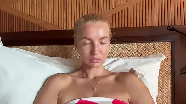 Snapshot of aestetick chatting on 12-02-25, 07:47 aestetick online show from 12-02-25, 07:47