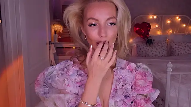 aestetick online show from 03-08-26, 09:02