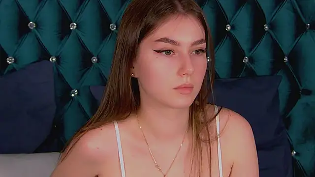 Snapshot of AliceMoreno chatting on 09-12-25, 05:02 AliceMoreno online show from 09-12-25, 05:02