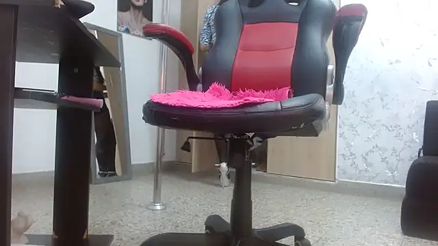 PaulinaRubio  online show from 02-15-25, 07:17