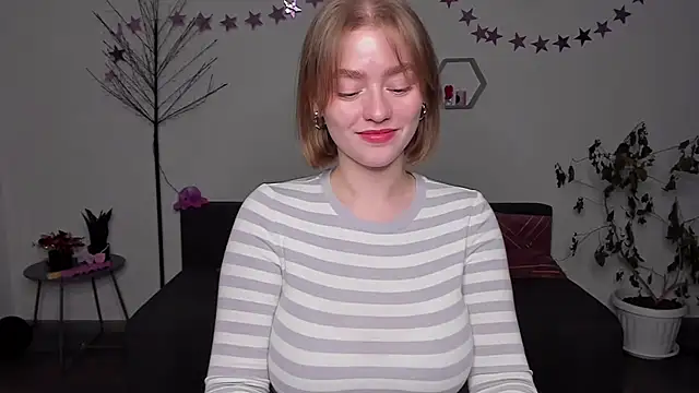 Snapshot of AidaPerry chatting on 12-12-24, 05:59 AidaPerry online show from 12-12-24, 05:59